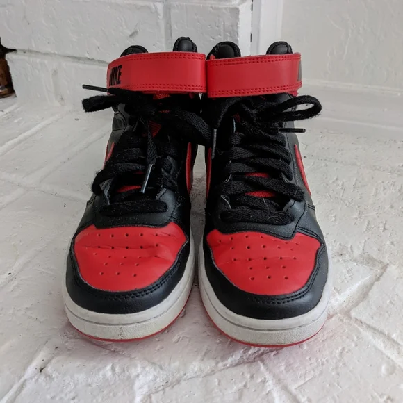 NIKE Boy's Sneakers - Picture 5 of 5